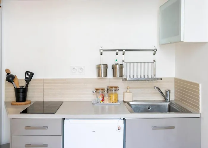 Apartment And Hyper Center