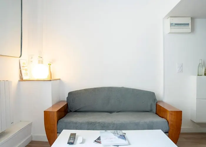 And Hyper Center Apartment *