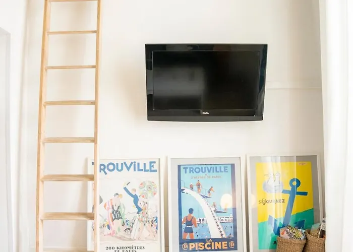 アパート And Hyper Center *