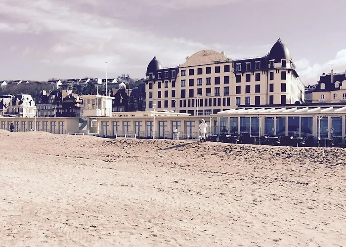 Apartment And Hyper Center